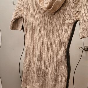 Female sweater.  Short sleeve.  Xs/s - stretch.